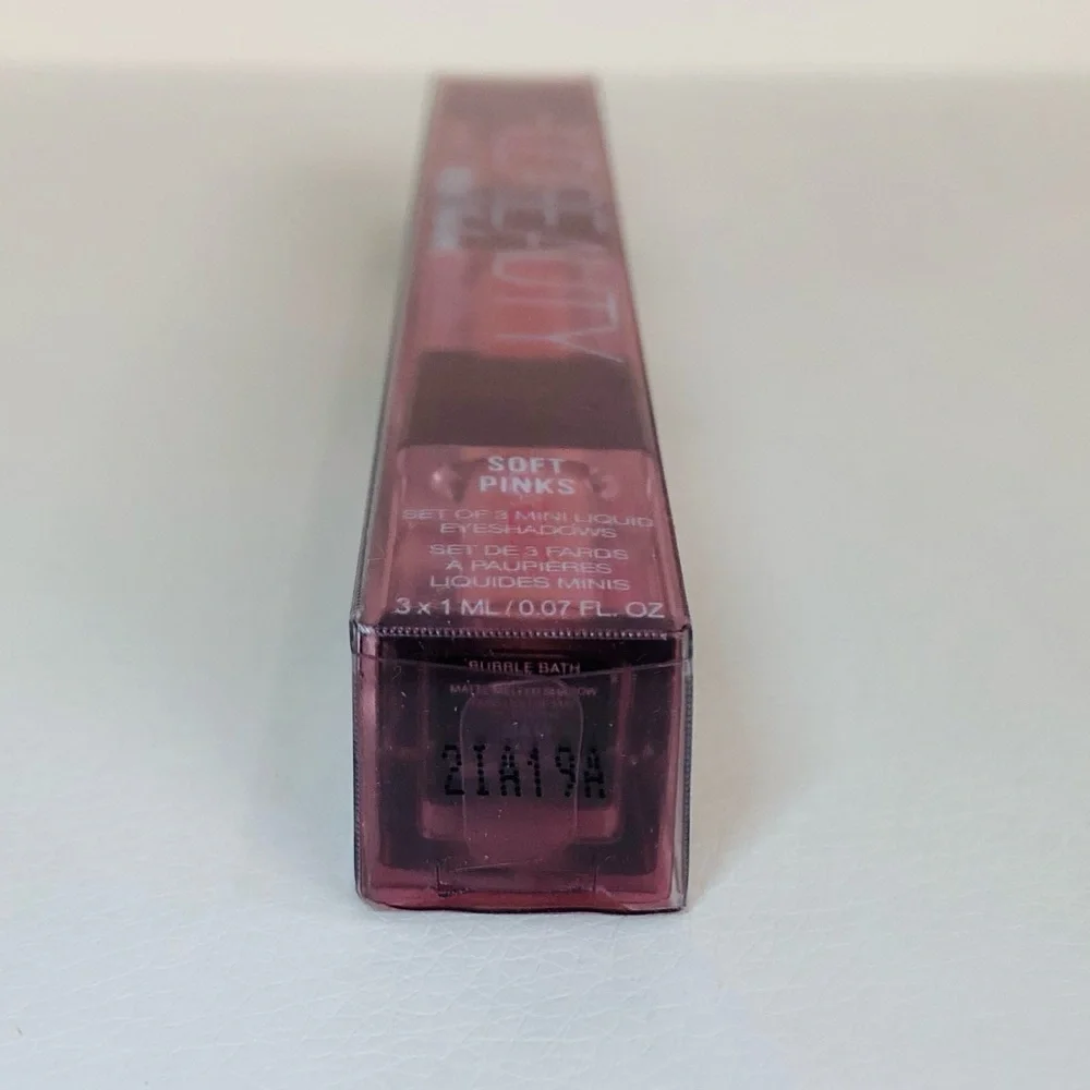 HUDA BEAUTY matte apply